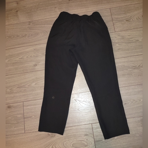 Lululemon on the fly crop pants - Picture 11 of 11